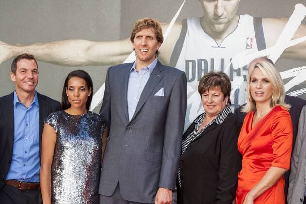Roland Maier, Jessica und Dirk Nowitzki, Schwester Silke Nowitzki, Mutter Helga Nowitzki bei der Weltpremiere von Nowitzki - Der perfekte Wurf im Cinedom am 16.09.2014 in Köln. Weltpremiere von Nowitzki - Der perfekte Wurf in Köln