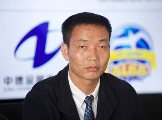 Basketball Berlin 16.09.2014 Saison 2014 2015 Alba Berlin Basketball Vorstellung neuer Trikot-Sponsor Hauptsponsor Zhong De Metal Group Zehui Huang (Direktor und stellvertretender Vorsitzender Zhong De Metal Group)
