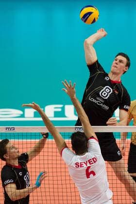 17.09.2014, Spodek, Kattowitz Volleyball, FIVB Volleyball Men s World Championship 2014, 3. Runde, Deutschland (GER) vs. Iran (IRI) Block Seyed Mohammad Mousavi Eraghi ( 6 IRI) - Lukas Kampa ( 11 GER), Angriff Marcus Böhme Boehme ( 8 GER)