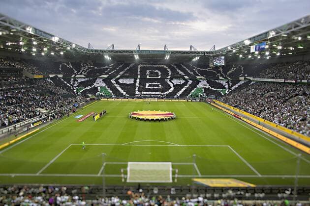 Mönchengladbach, 18.09.2014, Borussia Park Gladbach Choreographie VfL Borussia Mönchengladbach Fans - mm