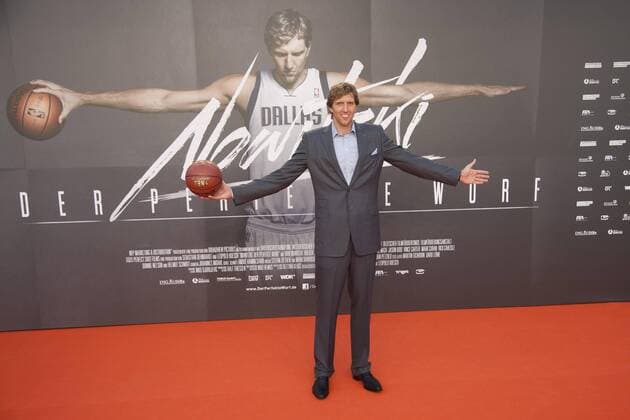 Dirk NOWITZKI, 3.v.l., Basketballspieler, Einzelbild, Freisteller, angeschnittenes Einzelmotiv Premiere fuer den Film Nowitzki. Der Perfekte Wurf , am 16.09.2014 in Koeln, Â