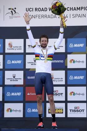 PONFERRADA, SPAIN: British Bradley Wiggins celebrates on the podium after winning the men s elite individual time trial race at the UCI World Cycling championships in Ponferrada, Spain, Wednesday 24 September 2014. DIRKxWAEM  premiumd 19091886
