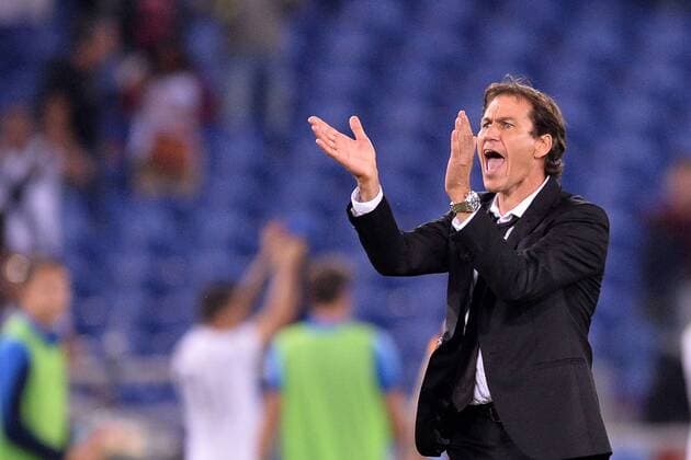 Rudi Garcia, allenatore della Roma, saluta i tifosi dopo la vittoria. Roma 27-09-2014 Stadio Olimpico. Football Calcio 2014 2015 Serie A. AS Roma - Hellas Verona. Foto Antonietta Baldassarre Insidefoto AntoniettaxBaldassarre