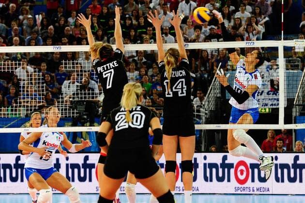 Italia vs Germania 18 Carolina Del Pilar Costagrande ITA 7 Jennifer Pettke GER 14 Margareta Kozuch c GER FIVB Volleyball Women s World Championship Italy 2014 Rome 25-09-2014 Palaeur Foto F.Pasquali Insidefoto FabioXPasquali