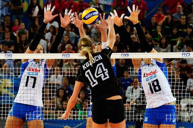 Italia vs Germania 14 Margareta Kozuch c GER 17 Valentina Diouf ITA 18 Carolina Del Pilar Costagrande ITA 13 Valentina Arrighetti ITA FIVB Volleyball Women s World Championship Italy 2014 Rome 25-09-2014 Palaeur Foto F.Pasquali Insidefoto FabioXPasquali