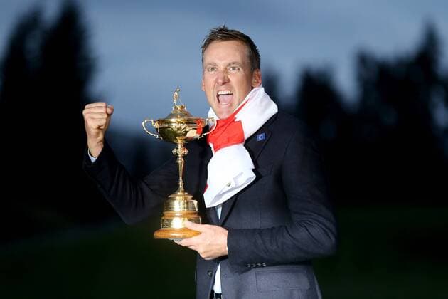 GOLF - PGA, Ryder Cup 2014 PERTHSHIRE,SCOTLAND,28.SEP.14 - GOLF - PGA Golf Herren Tour, Ryder Cup, Auchterarder Golf Club, award ceremony. Image shows Ian Pulter (ENG). Keywords: trophy. 