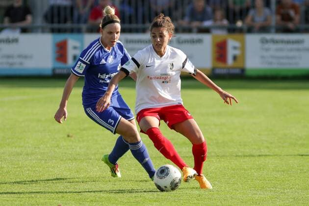 v.li.: Cecilie Sandvej (SC Sand), Manjou Sabrina Wilde (SC Freiburg), Fussball, Allianz Frauen-Bundesliga, SC Sand - SC Freiburg, xozx