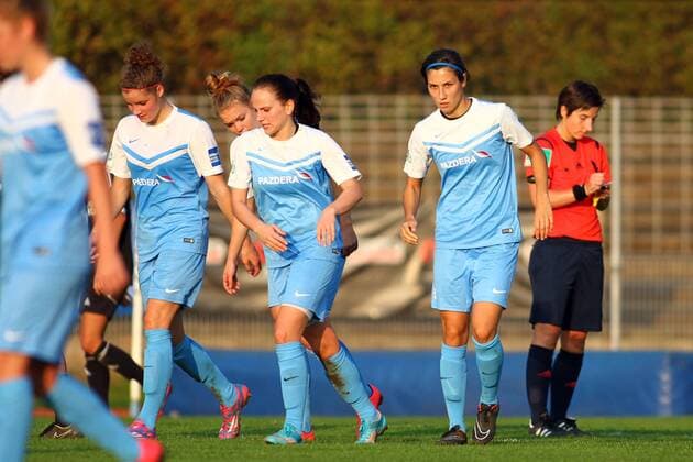 Essens Sarah Doorsoun (rechts) jubelt nach ihrem zweiten Treffer, mit Torjubel, celebrate the goal, goal celebration, Jubel über das Tor, Allianz Frauen-Bundesliga, Herforder SV - SG Essen, xygx