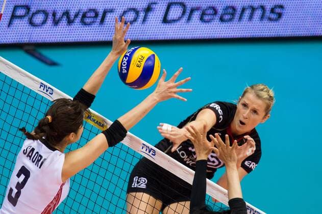 02.10.2014, Pala Trieste, Triest Volleyball, FIVB Volleyball Women s World Championship 2014, 2. Runde, Deutschland (GER) vs. Japan (JPN) Block Saori Kimura ( 3 JPN) - Angriff Heike Beier ( 12 GER)