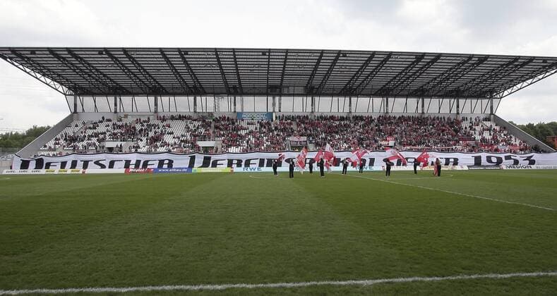 Rot Weiß Essen - Essener Fans im Stadion Essen EP_cst