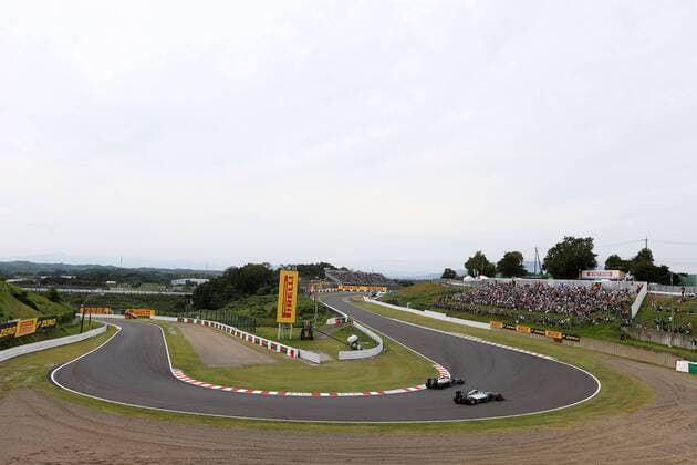 04.10.2014 - Free Practice 3, Jenson Button (GBR) McLaren Mercedes MP4-29 and Lewis Hamilton (GBR) Mercedes AMG F1 W05 Japanese Grand Prix, Suzuka 2 - 5 October 2014 