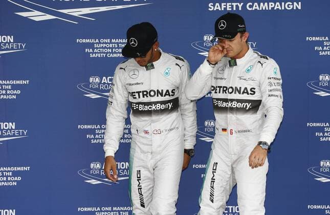 Motorsports: FIA Formula One World Championship 2014, Grand Prix of Japan, 44 Lewis Hamilton (GBR, Mercedes AMG Petronas F1 Team), 6 Nico Rosberg (GER, Mercedes AMG Petronas F1 Team), xHOCHxZWEIx