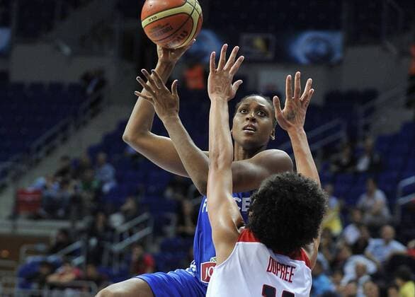 Sandrine Gruda (France) - Basketball WM der Damen, Frankreich vs. USA - 03 10 2014 HerveBellenger Panoramic 