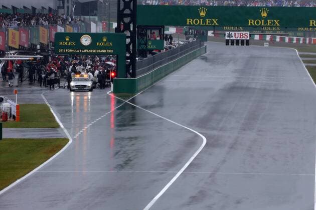 05.10.2014 - Race, The cars in the pit lane Japanese Grand Prix, Suzuka 2 - 5 October 2014 