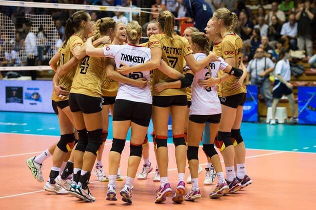 05.10.2014, Pala Trieste, Triest Volleyball, FIVB Volleyball Women s World Championship 2014, 2. Runde, Deutschland (GER) vs. Aserbaidschan (AZE) Jubel Deutschland nach dem Matchball Sieg