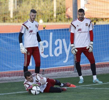 Spanish national team training session. In this picture, Iker Casillas, David De Gea and Kiko Casilla. xANGELxRIVEROx 