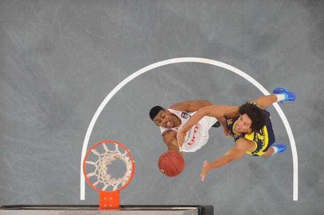 08.10.2014 - Basketball - Saison 2014 2015 - 1. Bundesliga Beko BBL - 03. Spieltag: Brose Baskets Bamberg - Phoenix Hagen - HMI - Ryan Thompson (7, Brose Baskets Bamberg) gegen Urule Igbavboa (12, Phoenix Hagen)