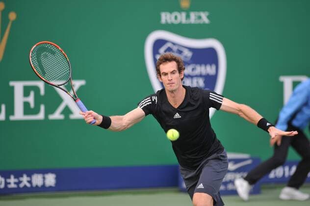 Andy Murray of Britain prepares in the second round of the men s singles during the 2014 Shanghai Rolex Masters tennis tournament in Shanghai, China, 8 October 2014  20141008_63292
