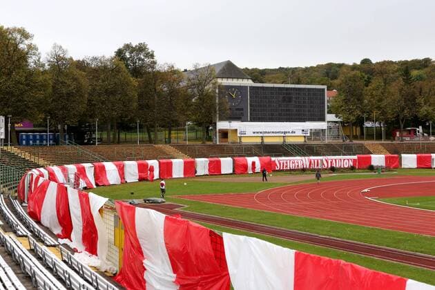 Steigerwaldstadion Erfurt vor dem Umbau 08.10.14, Erfurt, Steigerwaldstadion, GER, 3.Liga, Saison 2014 2015, Stadion vor dem Umbau Übersichten Details Feature im Bild: Blick auf die Anzeigetafel