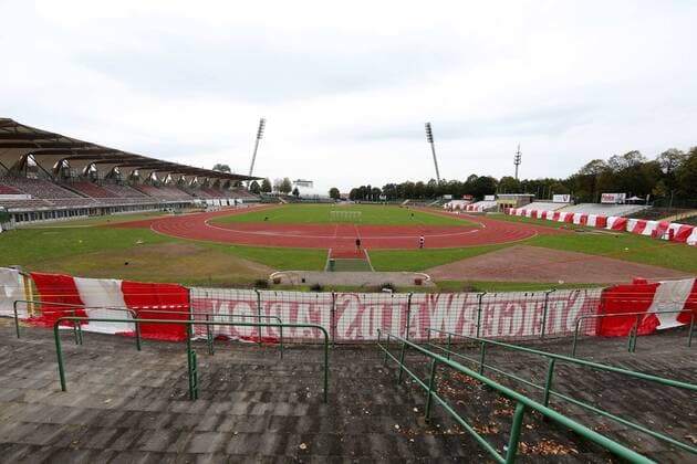 Steigerwaldstadion Erfurt vor dem Umbau 08.10.14, Erfurt, Steigerwaldstadion, GER, 3.Liga, Saison 2014 2015, Stadion vor dem Umbau Übersichten Details Feature im Bild: Übersicht Stadion