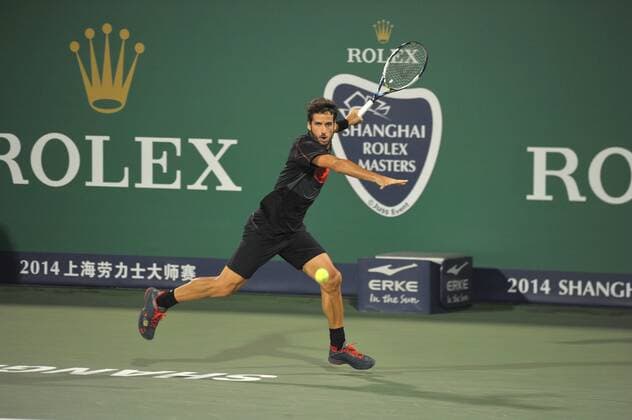 Feliciano Lopez of Spain prepares in the third round of the men s singles during the 2014 Shanghai Rolex Masters tennis tournament in Shanghai, China, 9 October 2014. Shanghai Rolex Masters  20141009_65367