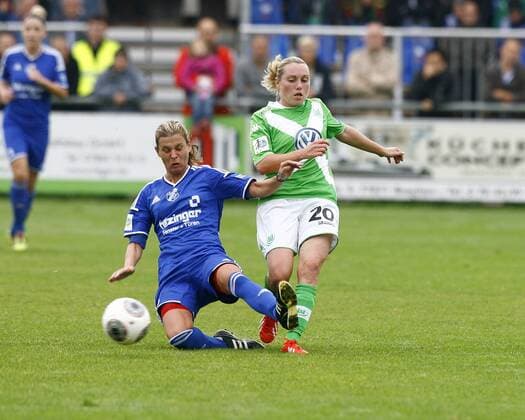 SC Sand - VfL Wolfsburg Patricia HANEBECK, SC Sand - Stephanie BUNTE, VfL Wolfsburg, Aktion quer, Fußball, Frauen, Allianz-Frauen-Bundesliga Saison 2014 2015