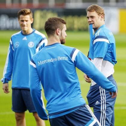 Manuel Neuer rechts im Bild Abschlusstraining bei SW Essen Uhlenkrug in Essen Fussball Nationalmannschaft 13.10.2014 , Fussball, , EP_FSA