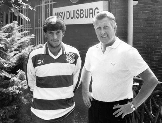 Günther Preuß, 85. Geburtstag am 10. November Vorstellung von Neuzugang Michael Porn (li.) beim MSV Duisburg, re.: Trainer Günter Preuß