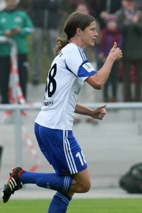 Allianz Frauen-Bundesliga, 8. Spieltag: 1. FFC Frankfurt - Bayer 04 Leverkusen am Sonntag (19.10.2014) im Stadion am Brentanobad in Frankfurt am Main. Kerstin Garefrekes (1. FFC Frankfurt) jubel t nach ihrem Tor zum 1:0