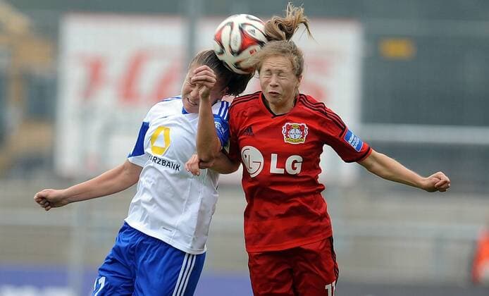 19.10.2014, xpsx, Fussball 1.Bundesliga Damen, 1.FFC Frankfurt - Bayer 04 Leverkusen, v.l. Ana-Maria Crnogorcevic (1.FFC Frankfurt), Theresa Panfil (Bayer 04 Leverkusen)