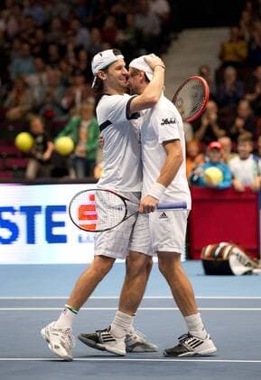 Erste Bank Open 2014 ,HerrenTennis Turnier, ATP Tournament, Wien,Österreich, Doppel Finale, L-R.Philipp Petzschner (GER) und Jürgen Melzer (AUT) jubeln nach ihrem Turniersieg,Jubel,Emotion,,Ganzkörper,Hochformat