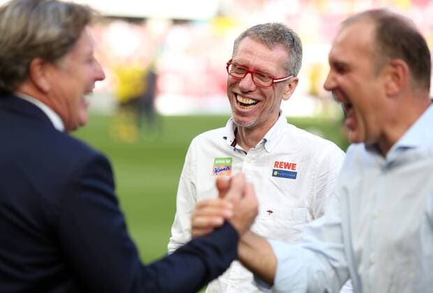 1. FC Köln - Borussia Dortmund 2-1 Fußball Bundesliga 2014 2015 RheinEnergieStadion Köln 18.10.2014 Sport Toni Schumacher (Vizepräsident 1. FC Köln), Peter Stöger (Trainer 1. FC Köln) und Jörg Schmadtke (Sportdirektor 1. FC Köln) v.l. 1. FC Köln - Borussia Dortmund
