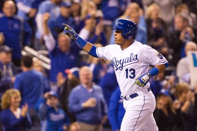 October 21, 2014: Kansas City Royals catcher Salvador Perez (13) crosses home plate after hitting a home run during the MLB Baseball Herren USA World Series game 1 between the San Francisco Giants and the Kansas City Royals at Kauffman Stadium in Kansas City, Missouri. MLB Baseball Herren USA OCT 21 World Series - Giants at Royals - Game 1 Icon20144701 EDITORIAL USE ONLY