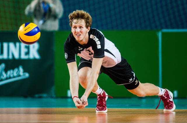 Berlin, Deutschland, 22.10.2014: Volleyball Bundesliga Saison 2014 2015 - VC Olympia Berlin - BR Volleys. Niklas Rudolf (VCO 3)