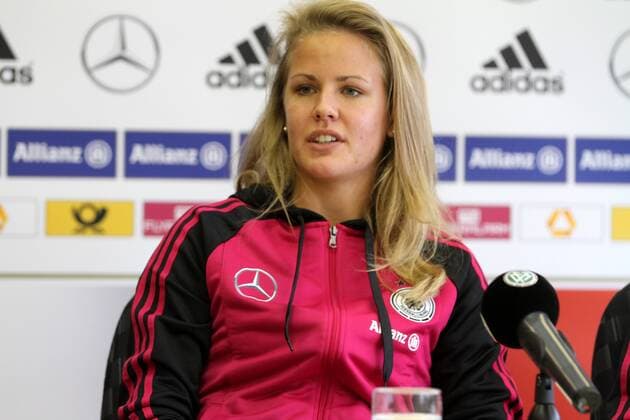 23.10.2014 Offenbach, Rathaus DFB Pressekonferenz Deutsche Frauen-Nationalmannschaft vor dem Länderspiel Deutschland gegen Frankreich Einzelbild Lena Petermann (GER)