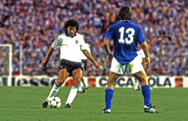 FIFA WM 1982 11.07.1982, Fussball, FIFA WM 1982 in Spanien, Finale, Italien - BRD Deutschland (DFB) (3:1): v.l. Paul Breitner (Deutschland), Gabriele Oriali (Italien).