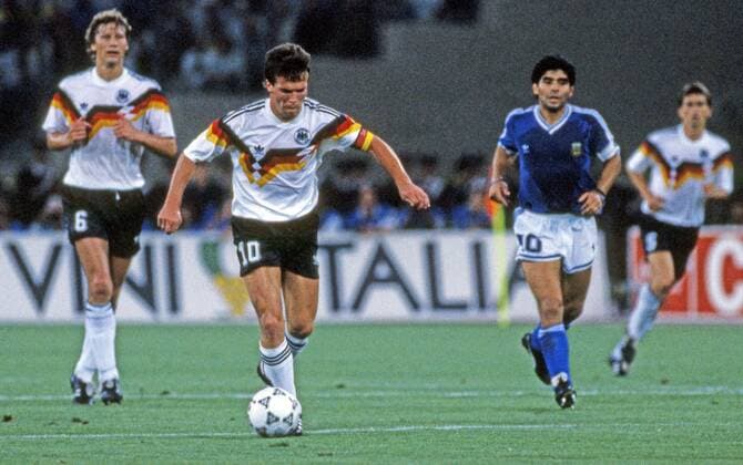 FIFA WM 1990 08.07.1990, Fussball, FIFA WM 1990 in Italien, Finale, DFB Deutschland - Argentinien (1:0): v.l. Lothar Matthäus (DFB Deutschland), Diego Armando Maradona (Argentinien).