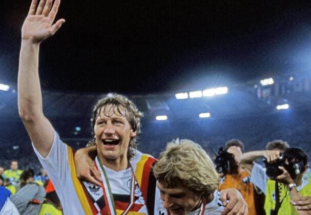 FIFA WM 1990 08.07.1990, Fussball, FIFA WM 1990 in Italien, Finale, DFB Deutschland - Argentinien (1:0): v.l. Guido Buchwald, Jürgen Klinsmann (beide DFB Deutschland).
