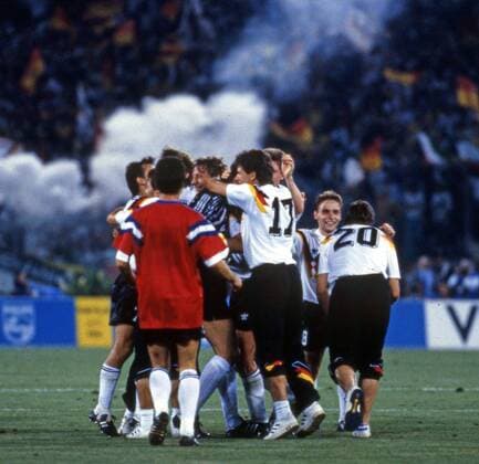 FIFA WM 1990 08.07.1990, Fussball, FIFA WM 1990 in Italien, Finale, DFB Deutschland - Argentinien (1:0): Jubel Deutschland Spieler.