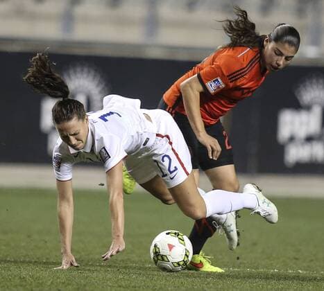 Oct. 24, 2014 - Chester, PA, USA - The United States Lauren Holiday, left, collides with Mexico s Luz Duarte during the first half of the Women s CONCACAF semifinals at PPL Park in Chester, Pa., on Friday, Oct. 24, 2014. The U.S. won, 3-0. Women s CONCACAF semifinals: Mexico vs. USA - ZUMAm67_