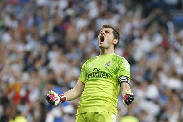 Real Madrid s goalkeeper Iker Casillas celebrate a goal during La Liga match between Real Madrid and F.C. Barcelona in Santiago Bernabeu stadium in Madrid, Spain. October 25, 2014.  (30317)