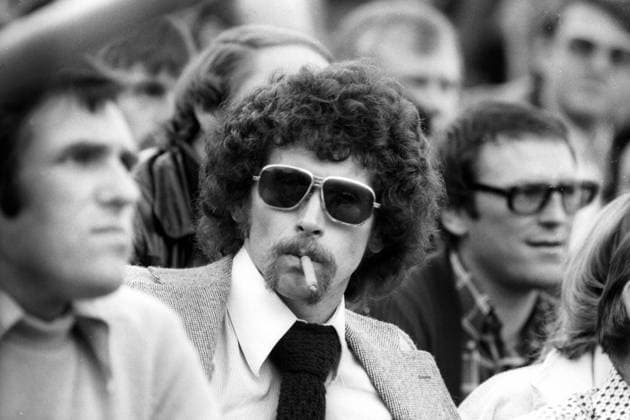 Paul Breitner (BR Deutschland Real Madrid) schaut sich das Spiel FC Bayern München gegen Werder Bremen von der Tribüne aus an
