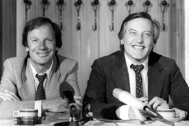 Helmut Benthaus wird von Präsident Gerhard Mayer Vorfelder (VfB Stuttgart) als Trainer für die kommende Saison vorgestellt