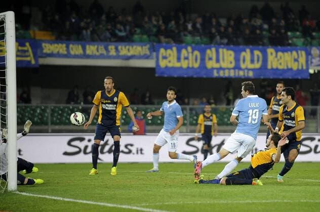 Senad Lulic Lazio. Goal celebration Verona 30-10-2014 Stadio Bentegodi - 2014 2015 Serie A. Hellas Verona - Lazio Rom mroxinside
