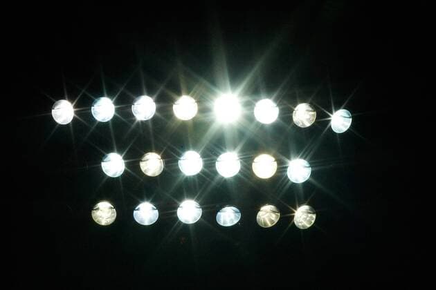 Fussball, Regionalliga Bayern, 1. FC Schweinfurt 05 - FC Eintracht Bamberg, v.li.: Flutlicht im Willy-Sachs Stadion, Symbolfoto. xfsx