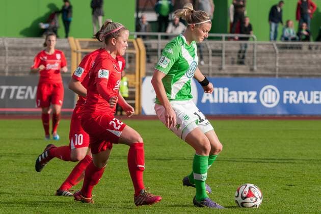 v.li.: Tanja Baumann (BV Cloppenburg) (verdeckt), Daniela Löwenberg (BV Cloppenburg), Alexandra Popp (VfL Wolfsburg), Fussball, DFB-Pokal der Frauen, VfL Wolfsburg - BV Cloppenburg, xobx