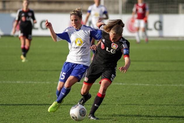 v.li.: Svenja Huth (1. FFC Frankfurt), Marisa Henrike Ewers (Bayer 04 Leverkusen), Zweikampf, Duell, duel, tackle, Dynamik, Action, Aktion, Fussball, DFB-Pokal der Frauen, Bayer 04 Leverkusen - 1. FFC Frankfurt, xozx