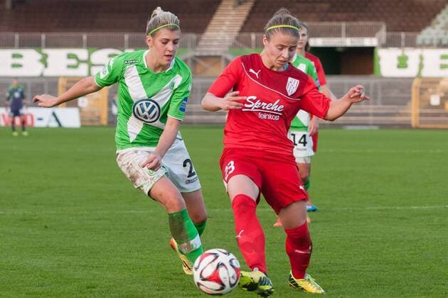 v.li.: Luisa Wensing (VfL Wolfsburg), Velislava Dimitrova (BV Cloppenburg) im Zweikampf, Fussball, DFB-Pokal der Frauen, VfL Wolfsburg - BV Cloppenburg, xobx