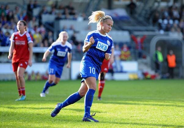 Julia Simic (Pot) bejubelt das Tor 1:0, Fussball, DFB-Pokal, 1.FFC Turbine Potsdam - Herforder SV, xjkx