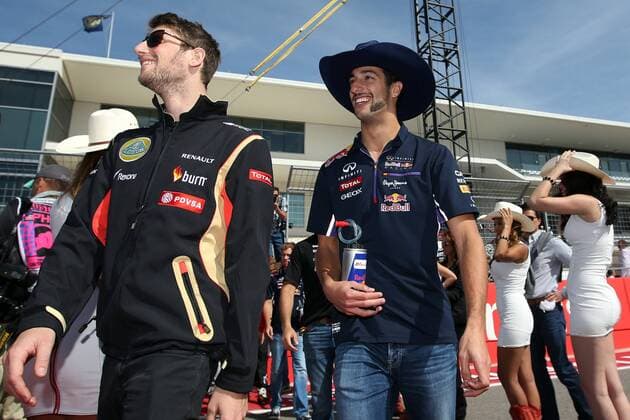 Motorsports: FIA Formula One World Championship 2014, Grand Prix of United States, 8 Romain Grosjean (FRA, Lotus F1 Team), 3 Daniel Ricciardo (AUS, Infiniti Red Bull Racing), xHOCHxZWEIx